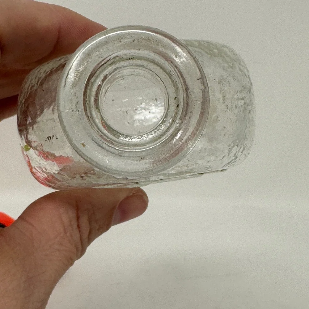 Vintage Clear Glass Decanter Bottle Embossed Colonial House with Stopper‎ 5.25in